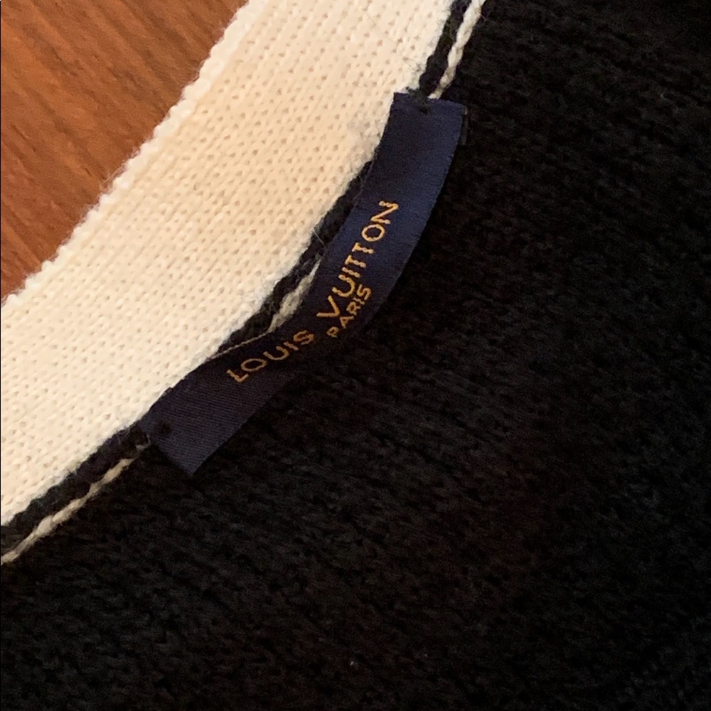 Custom Louis Vuitton sweater - Picture 3 of 5